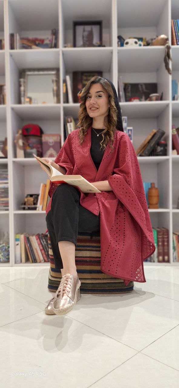 پانچو زرشکی خامه دوزی