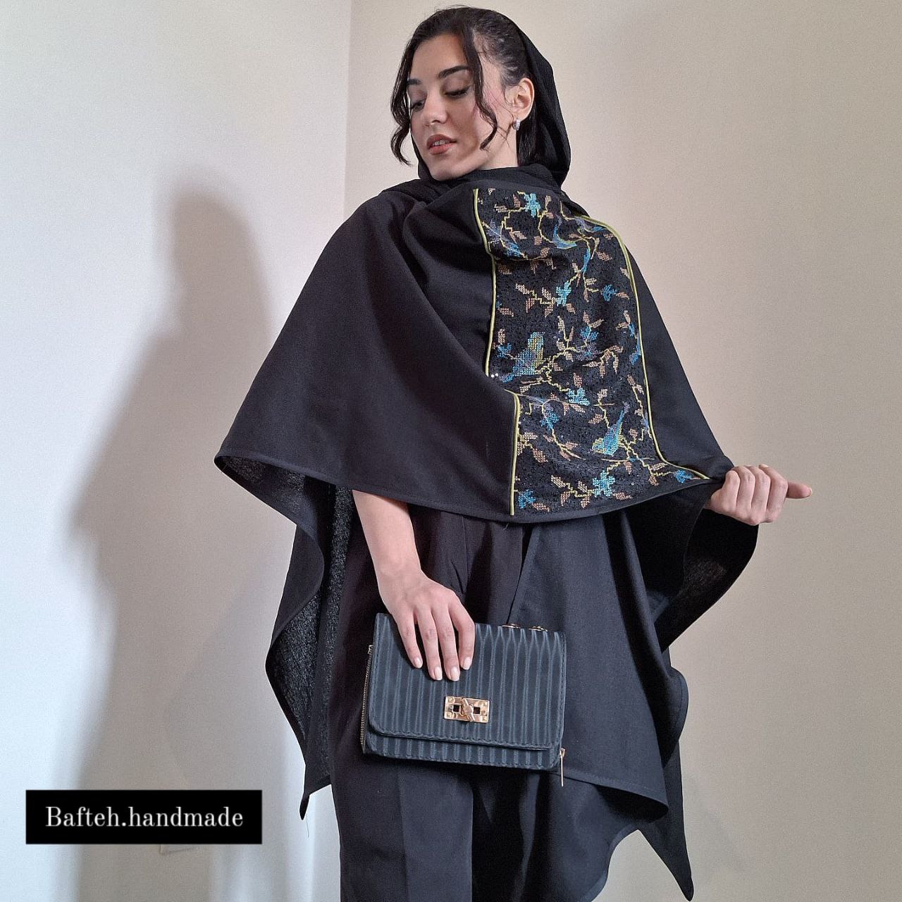 پانچو رنگ مشکی